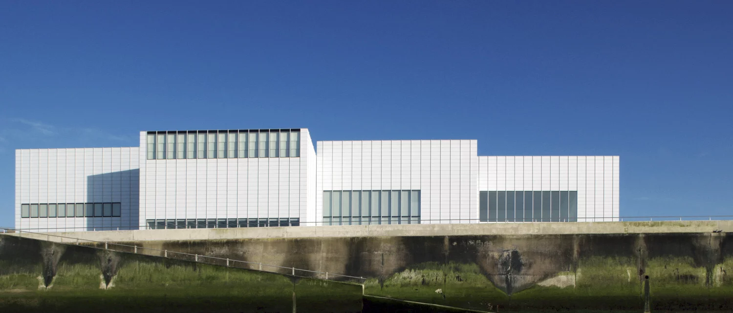 海から見たターナー・コンテンポラリー（Turner Contemporary）